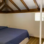 Haut De Villa Taalia