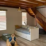Haut De Villa Taalia